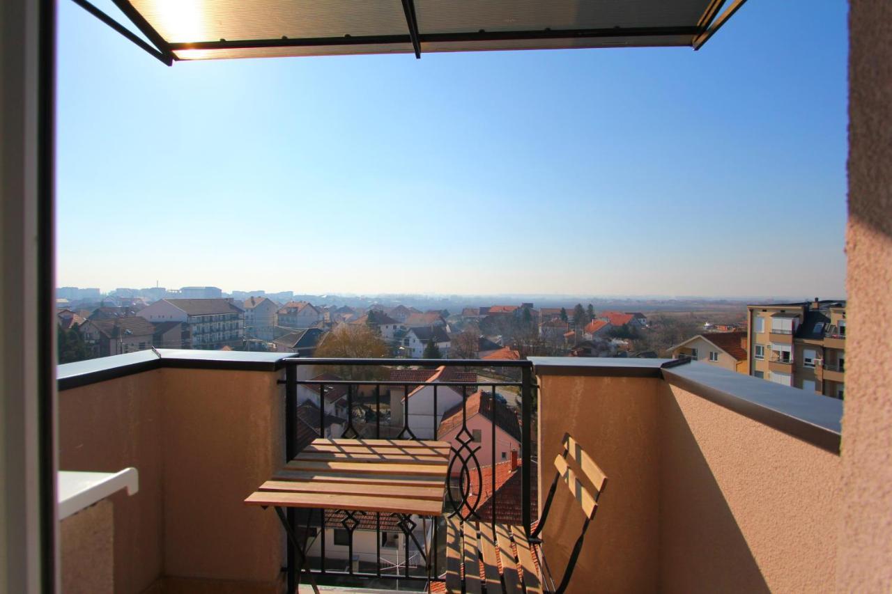 Lola Almost Belgrad